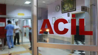 Erzincan'da minibüs dereye uçtu : 2'si çocuk 6 kişi yaralandı