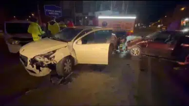 Elazığ'da otomobiller çarpıştı : 2 yaralı