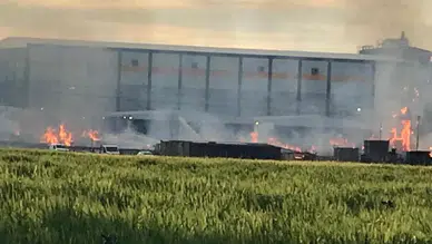 Konya'da kağıt fabrikasının bahçesinde yangın çıktı