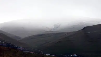 Ardahan'ın yüksek kesimleri beyaza büründü