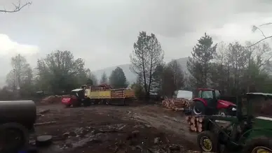 Karabük'te orman işçilerinin yakınına yıldırım düştü