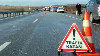 Niğde Ulukışla'da feci kaza : Tırla çarpışan otomobildeki çift hayatını kaybetti