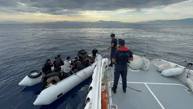 Aydın Kuşadası açıklarında 19 düzensiz göçmen kurtarıldı