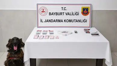 İstanbul’dan Bayburt’a uyuşturucu getiren 3 şüpheli operasyonla yakalandı