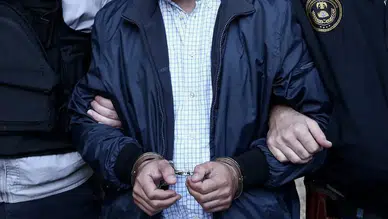 Kocaeli'de bir araçta 2 kilo uyuşturucu tespit edildi : Sürücü tutuklandı