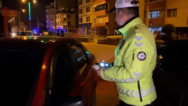 Bolu emniyetinden gece denetimi : Çok sayıda kural ihlali tespit edildi
