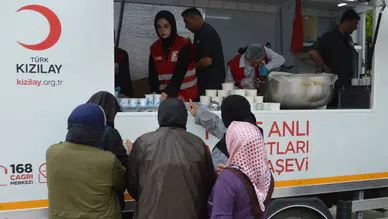 Türk Kızılay'dan, Samsun'da selzedelere sıcak yemek dağıtımı