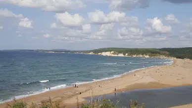 Kandıra'da olumsuz hava nedeniyle tüm plajlarda denize girmek yasaklandı