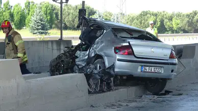 Tuzla'da otomobil gişe bariyerlerine çarptı : 29 yaşındaki sürücü hayatını kaybetti
