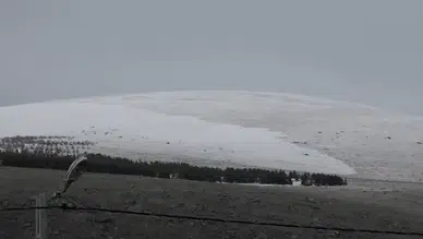 Türkiye'nin batısında güneş, doğusunda kar : Bu memlekete yaz gelmiyor
