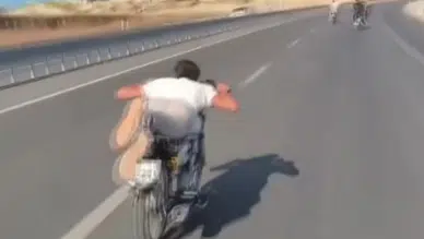 Kilis'te trafiği tehlikeye atan motosiklet sürücülerine ağır yaptırım