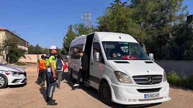 Kilis'te jandarma ekipleri okul servis araçlarını denetledi