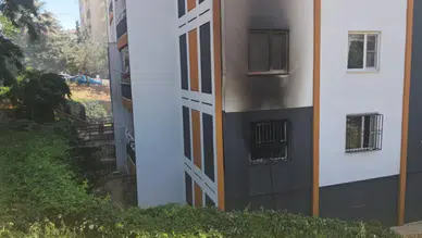Kilis'te bir evde yangın çıktı : 4 kişi dumandan etkilendi