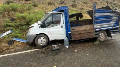 Tarım işçilerini taşıyan kamyonet devrildi : 10 yaralı