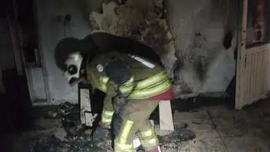 Hatay İskenderun'da evde yangın çıktı