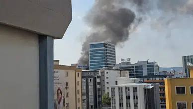 Gaziantep Halı Sarayı İş Merkezi'nde yangın paniği : İtfaiye müdahale ediyor