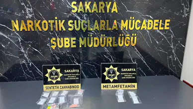 Sakarya'da uyuşturucu operasyonu : 9 kilo bonzai üretebilecek madde ele geçirildi