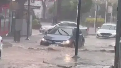 Sinop Türkeli'de sağanak : Cadde ve sokaklar göle döndü