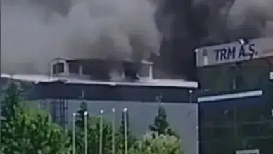 Sakarya'da geri dönüşüm fabrikasında çıkan yangın söndürüldü