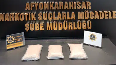 Afyonkarahisar'da minibüs koltuğundan 3 kilogram uyuşturucu çıktı
