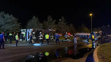 Otobüs ile yakıt tankeri taşıyan tır çarpıştı: 39 yaralı