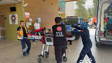 Bursa'da duran kamyona çarpan kamyonet sürücüsü ağır yaralandı
