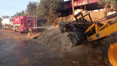 Hatay Defne'de samanlık alanda yangın çıktı