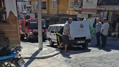 Denizli'de hareket halindeki otomobil yandı : Araçta maddi hasar meydana geldi