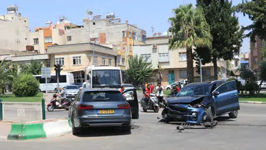 Kilis'te 2 otomobil çarpıştı : 4 yaralı
