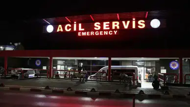 İzmir'de motosiklet kazası : Bariyerlere çarpan sürücü hayatını kaybetti, 1 ağır yaralı