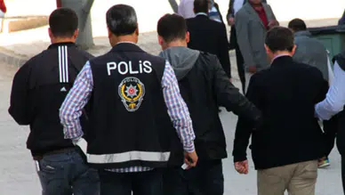 Edirne'de iki araç durduruldu: 9 düzensiz göçmen yakalandı