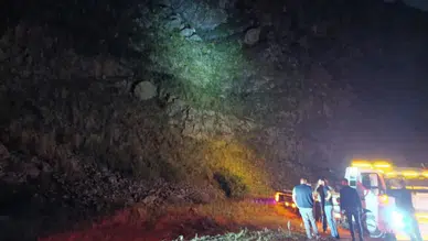 Kars'ta 50 metre yüksekliğindeki kayalıklardan düşen şahıs öldü