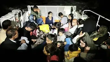 Çanakkale Ayvacık'ta 15'i çocuk 32 göçmen yakalandı