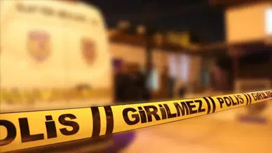 İzmit’te otomobil markete girdi : Çalışanlar ve müşteriler büyük korku yaşadı