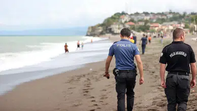 Tekirdağ Saray'da olumsuz hava etkisi : Denize girişler yasaklandı
