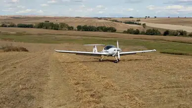 Tekirdağ'da eğitim uçağı tarlaya zorunlu iniş yaptı