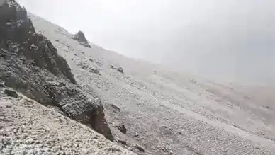 Erzurum Çakmak Dağı beyaza büründü