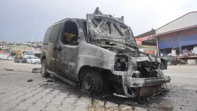 Hatay'da seyir halindeki araç alevlere teslim oldu : Fiat Doblo dakikalar içinde yandı