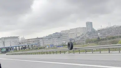 Kuzey Marmara Otoyolu'nda TIR'dan Kopan Lastik Tehlike Yarattı