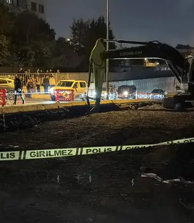 Bayrampaşa'daki Altyapı Çalışmasında Toprak Çöktü: 1 İşçi Hayatını Kaybetti