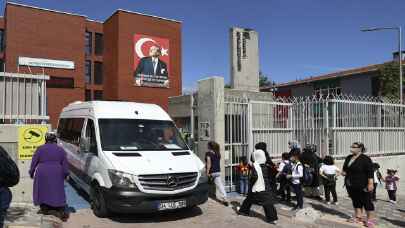 Okullar açılmasıyla beraber trafik çilesi ikiye katlandı