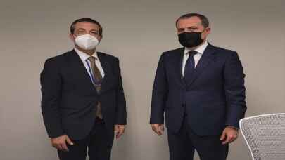 KKTC Dışişleri Bakanı Ertuğruloğlu, Azerbaycan Dışişleri Bakanı Bayramov ile görüştü