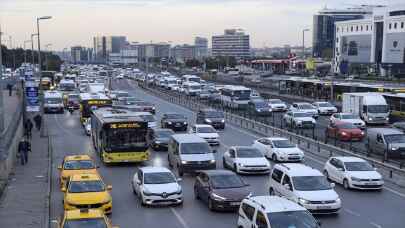 İstanbul’da trafik yoğunluğu yaşanıyor