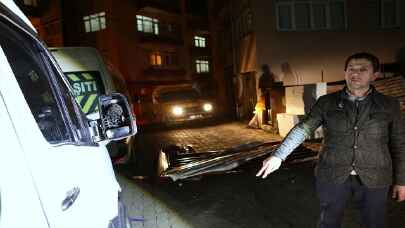 Trabzon’da şiddetli fırtına nedeniyle bir hastane ile bazı evlerin çatısı uçtu