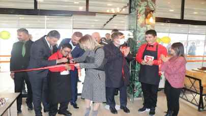 Iğdır’da özel öğrenciler kafe işletti