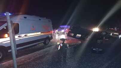 Isparta'da otomobil devrildi: 5 yaralı