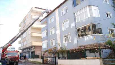 Tuzla’da binanın çatısında çıkan yangın söndürüldü