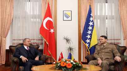Bakan Akar, Bosna Hersek Genelkurmay Başkanı Korgeneral Senad Masovic’i kabul etti