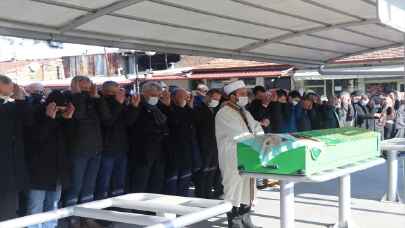Kardeşinin bıçaklayarak öldürdüğü kadın öğretmenin cenazesi defnedildi