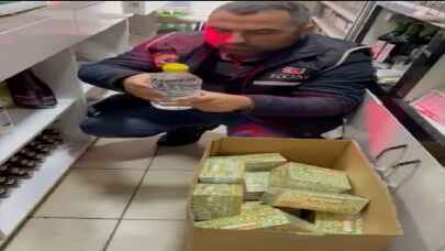 Manisa’da su şişelerine doldurulmuş 78 litre sahte içki ele geçirildi